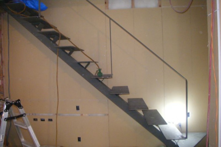 鉄骨スケルトン階段