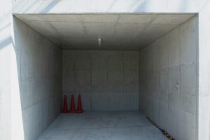 「地下車庫に換気扇は必要ないんですか？」